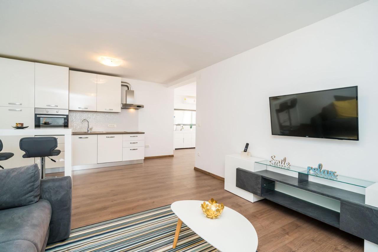 Apartments Marnic- Blue Chill Mlini Bagian luar foto